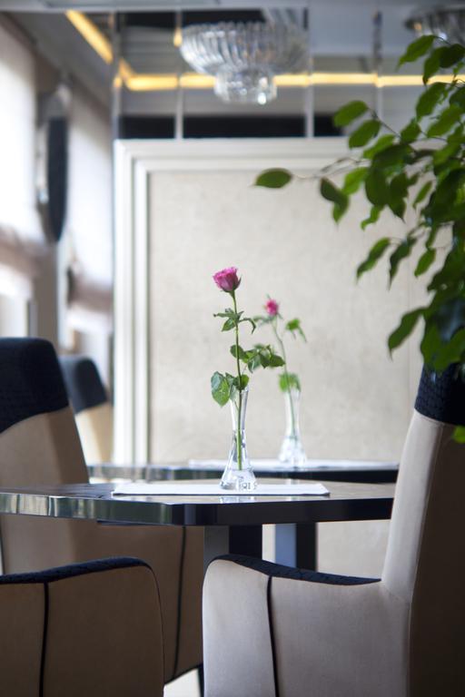 M Hotel Sosnowiec Bagian luar foto