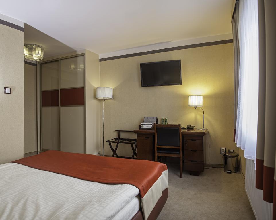 M Hotel Sosnowiec Bagian luar foto