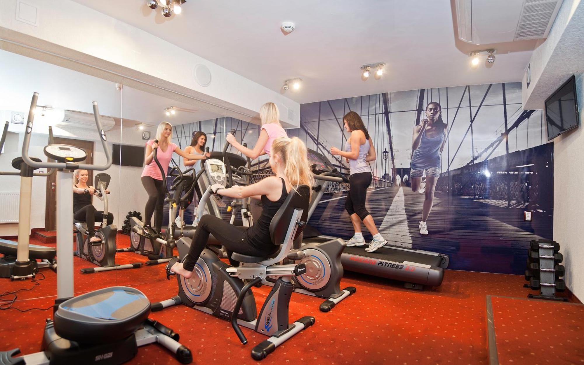 M Hotel Sosnowiec Bagian luar foto