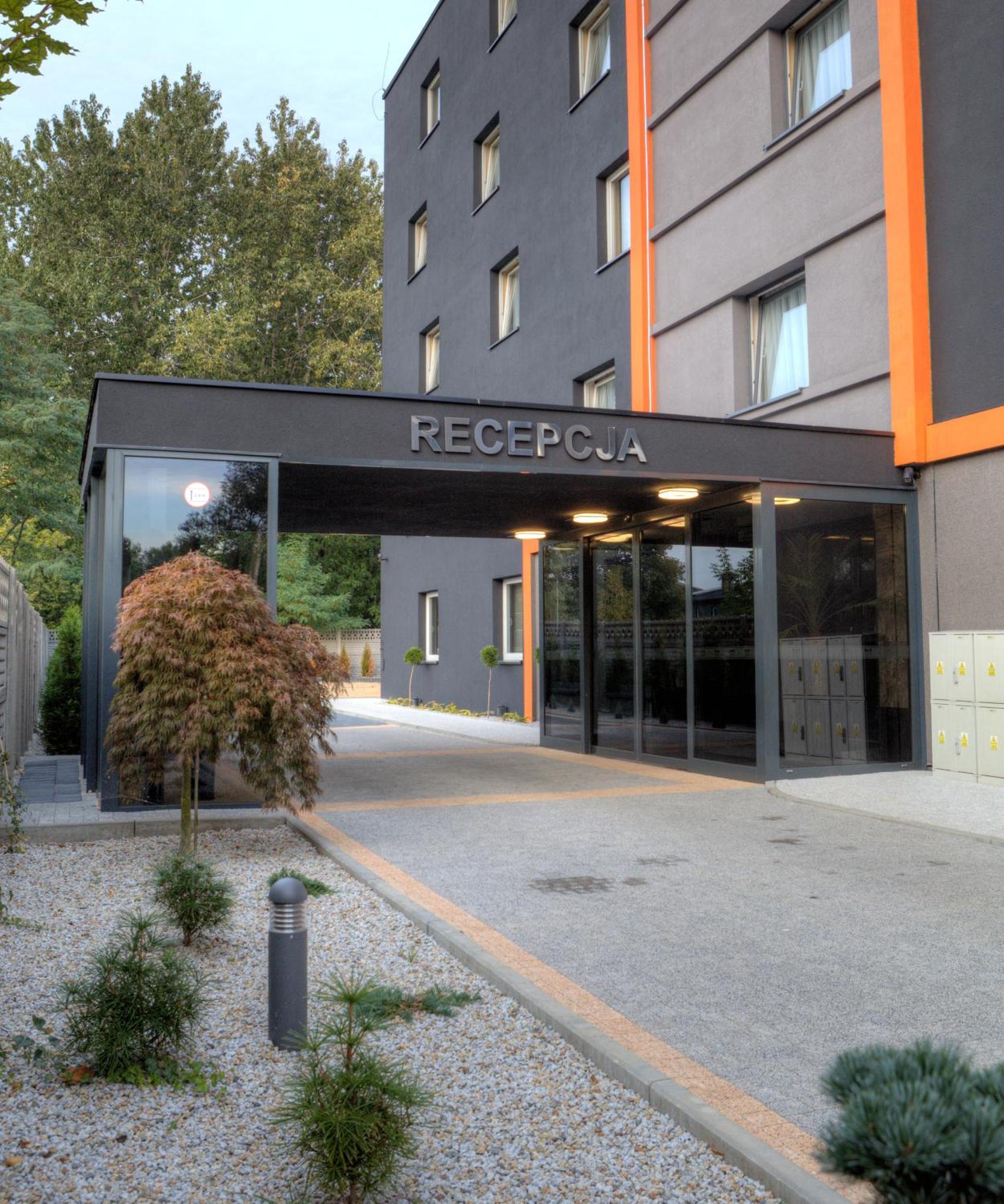 M Hotel Sosnowiec Bagian luar foto