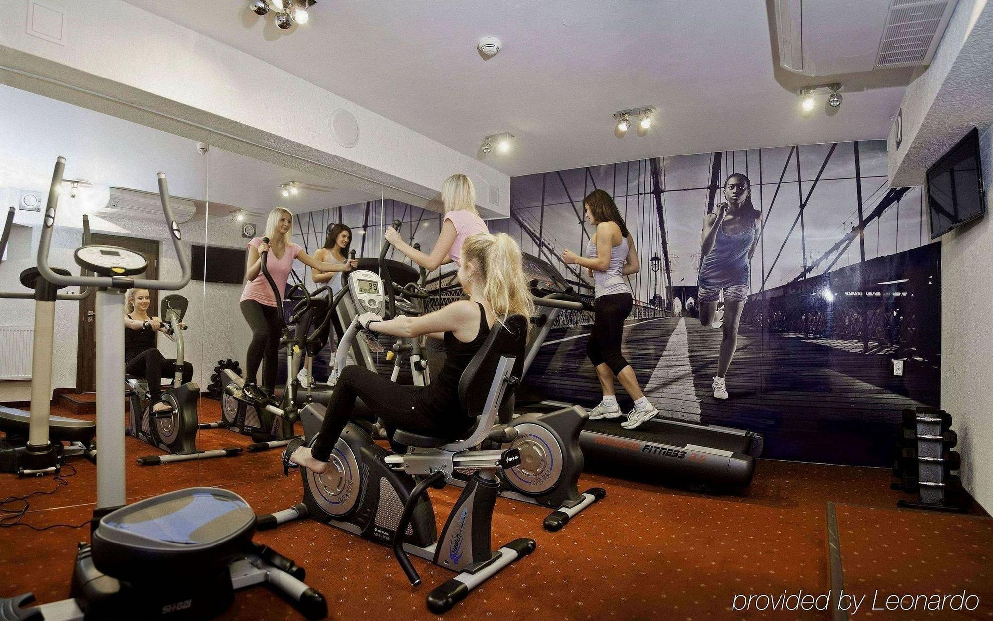 M Hotel Sosnowiec Bagian luar foto