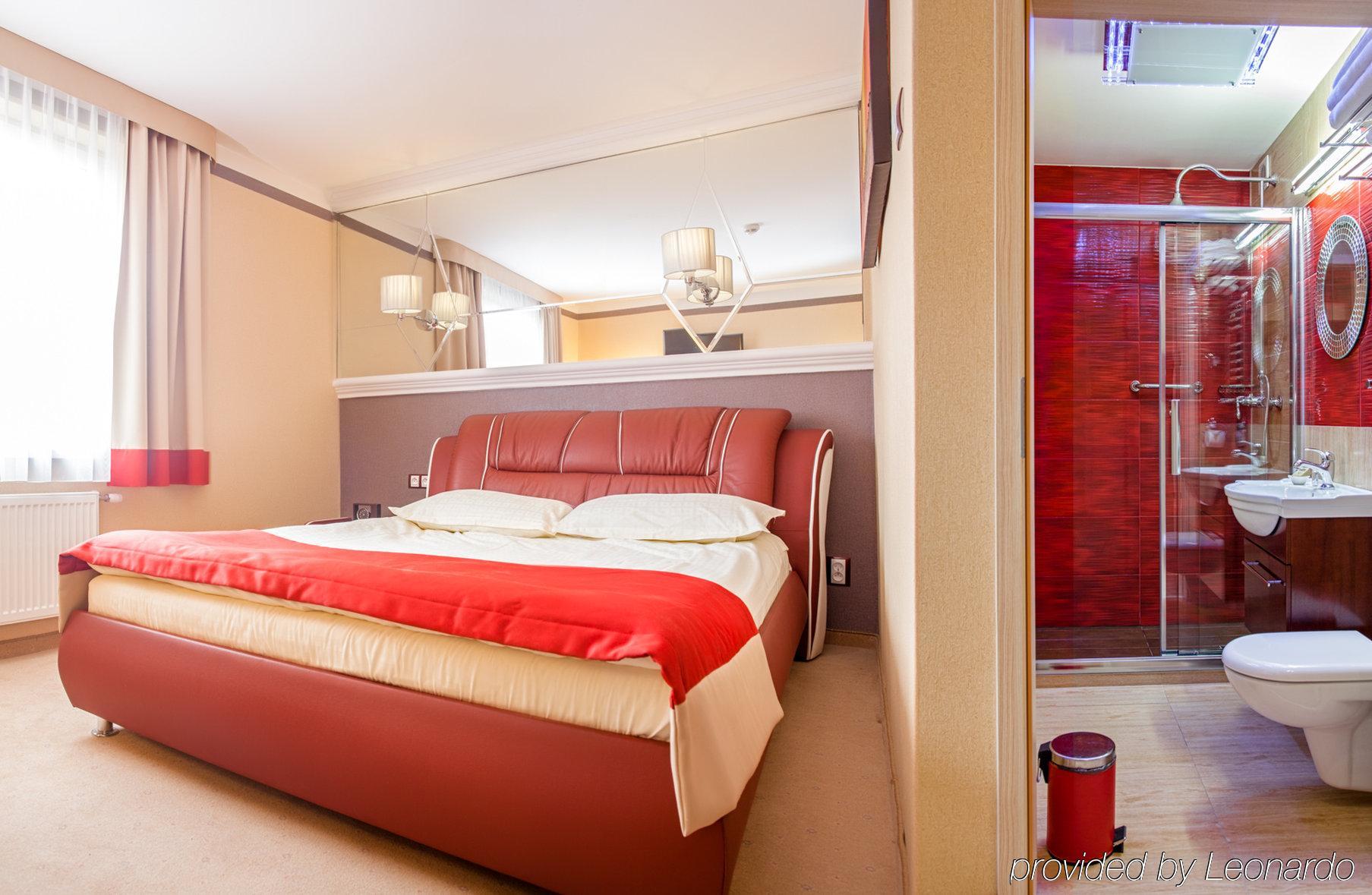 M Hotel Sosnowiec Bagian luar foto