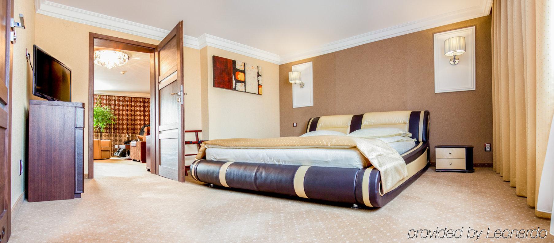 M Hotel Sosnowiec Bagian luar foto