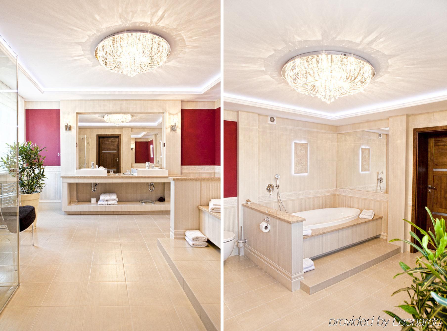 M Hotel Sosnowiec Bagian luar foto