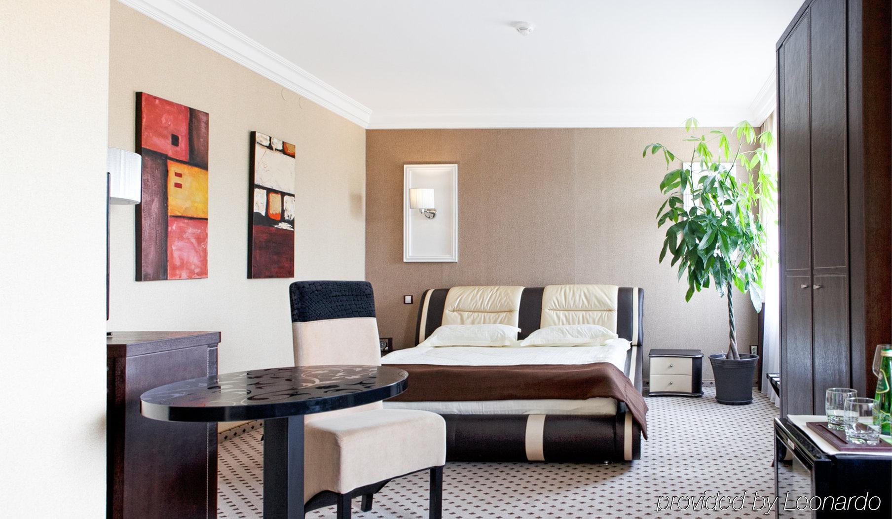 M Hotel Sosnowiec Bagian luar foto