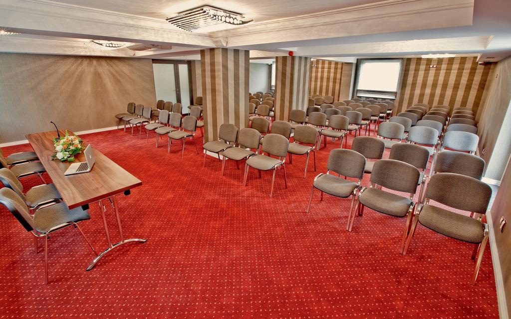 M Hotel Sosnowiec Bagian luar foto