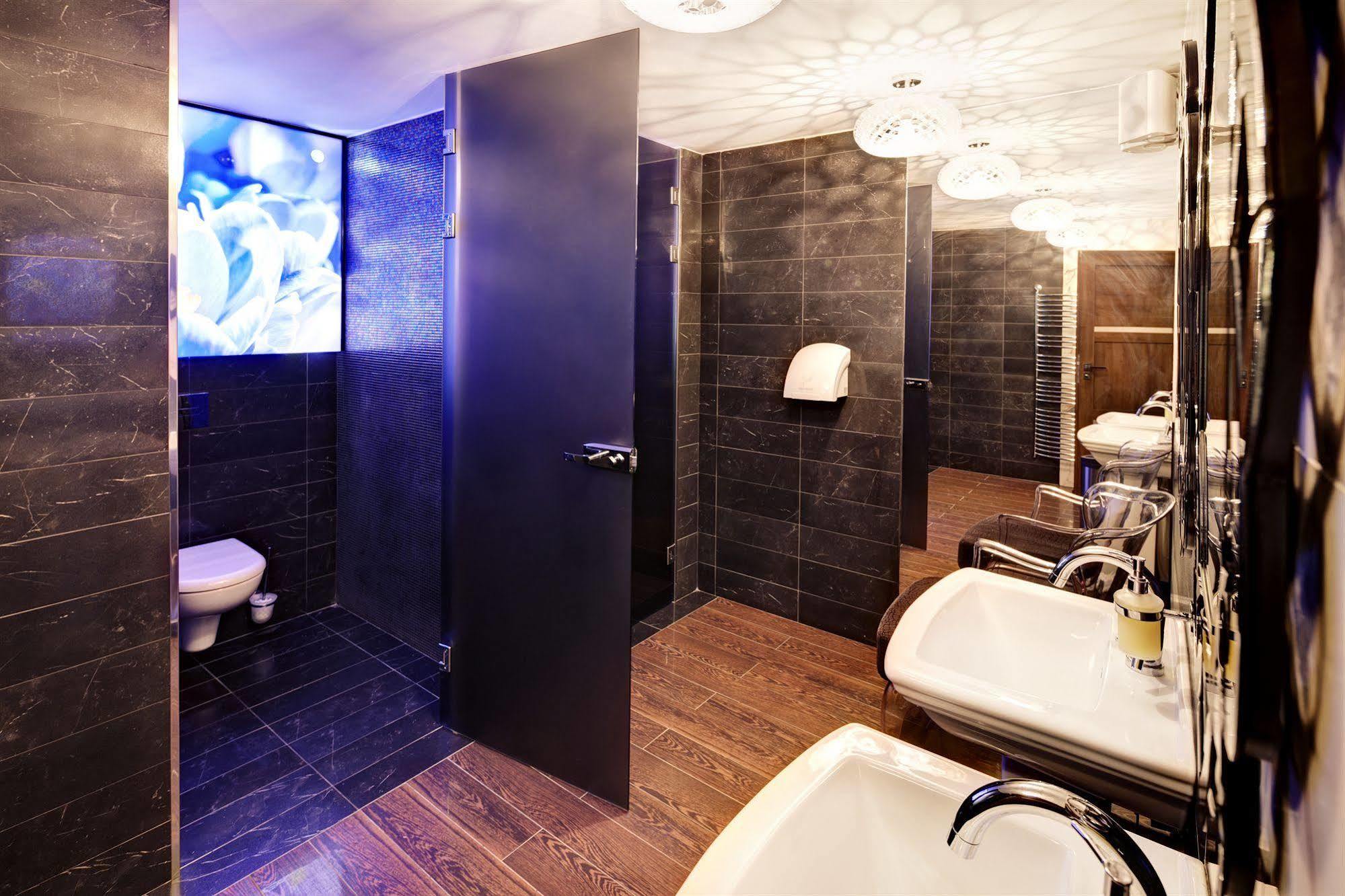 M Hotel Sosnowiec Bagian luar foto