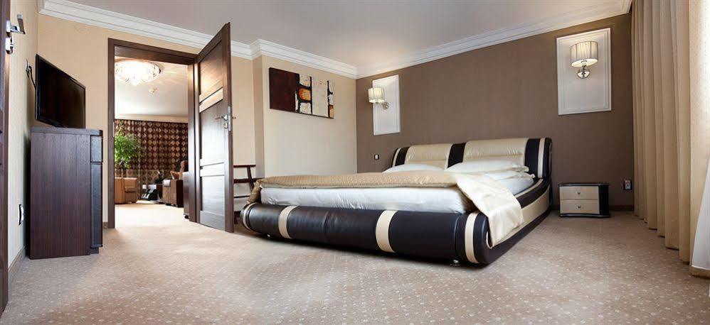 M Hotel Sosnowiec Bagian luar foto