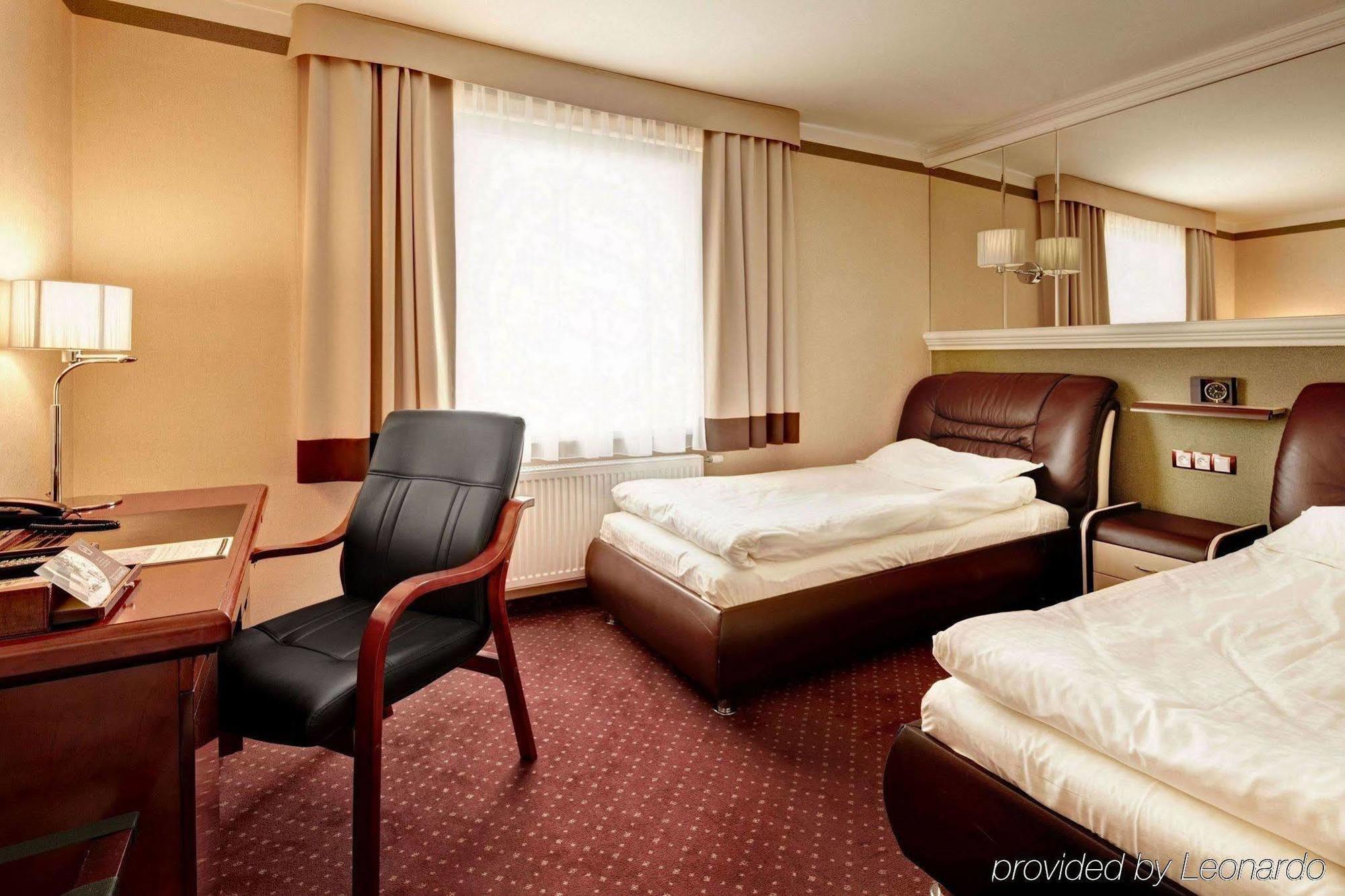 M Hotel Sosnowiec Bagian luar foto