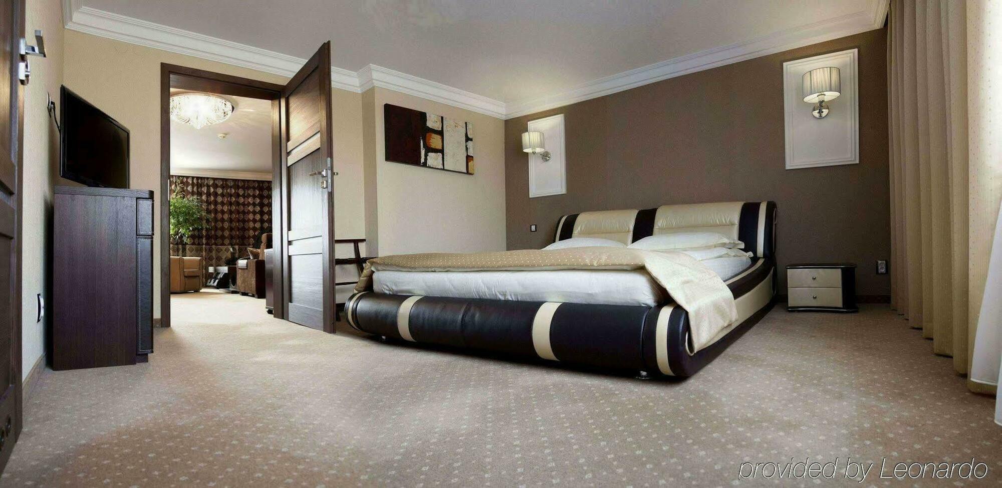 M Hotel Sosnowiec Bagian luar foto